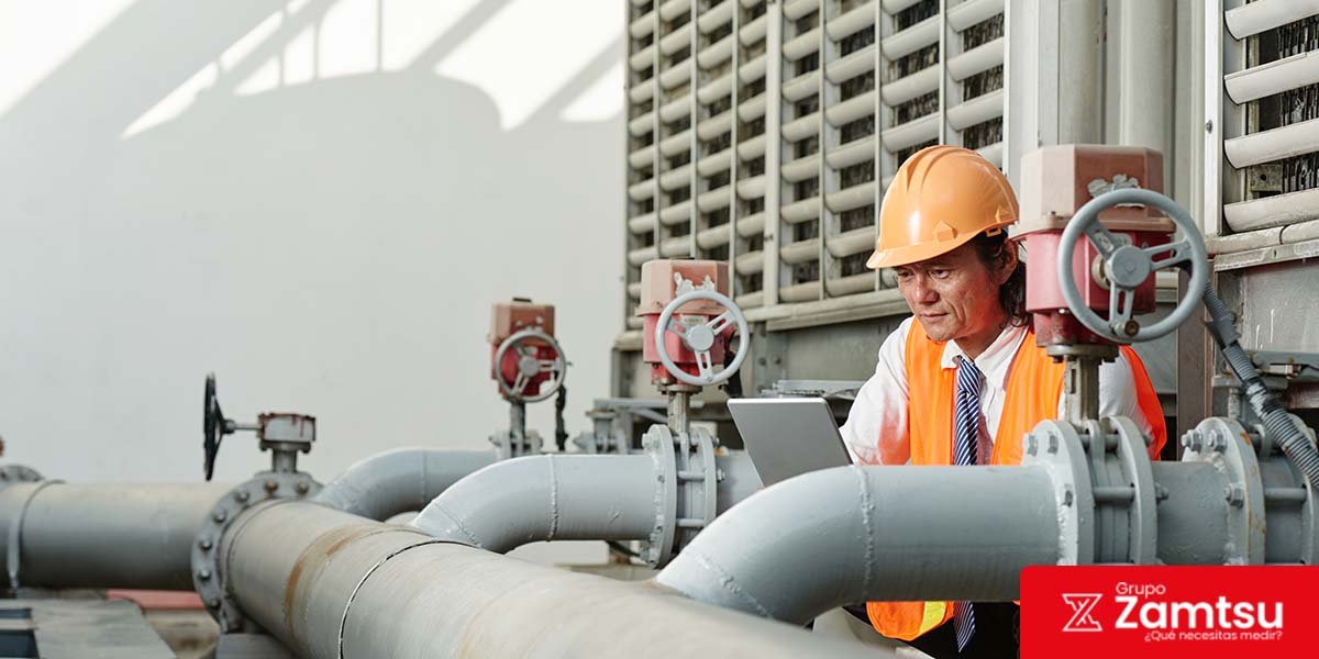 slide web zamtsu.com (1) Un detector de gas es un equipo esencial para detectar fugas en ambientes industriales. Descubre cómo funciona, sus tipos y qué criterios considerar al elegir el ideal para tu planta.