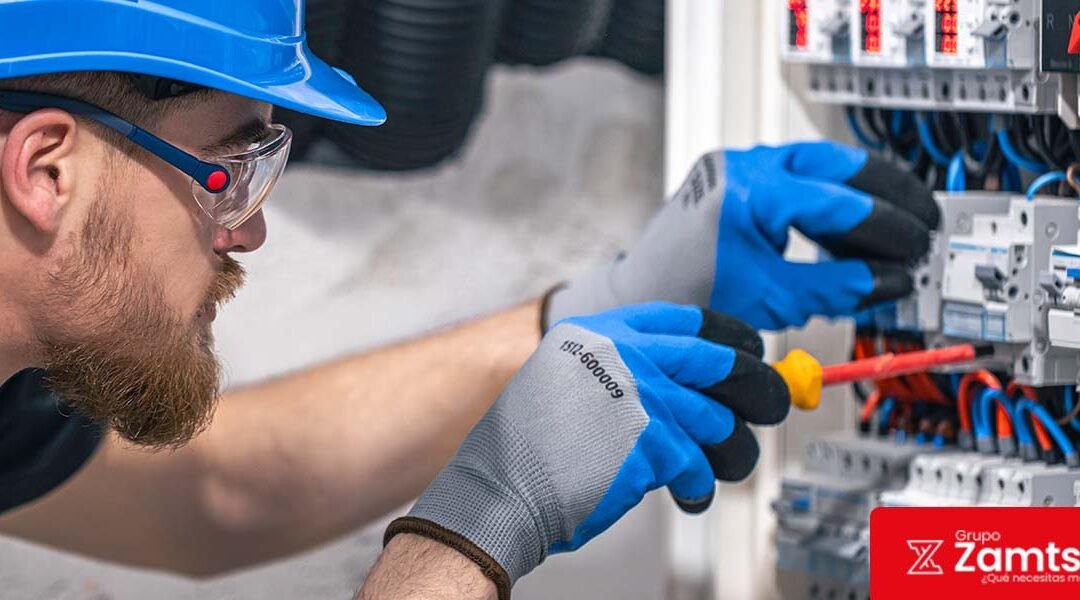 Prevención de accidentes eléctricos en industrias: detectores y protocolos 