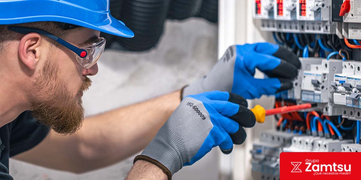 slide web zamtsu.com (1) Prevención de accidentes eléctricos en industrias